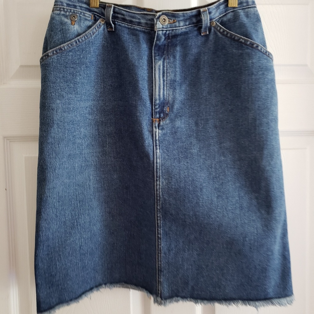 Liz Claiborne Size 10  Jean Denim Skirt